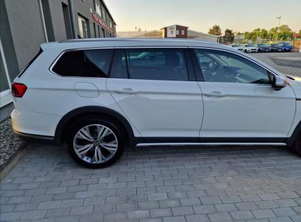 Volkswagen - Passat