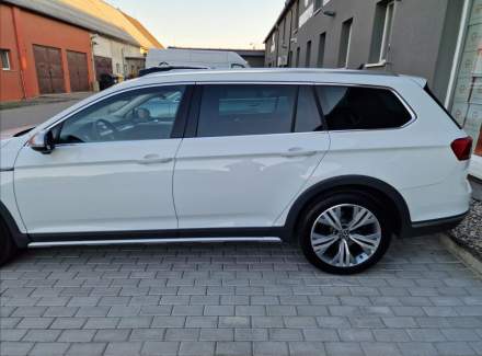 Volkswagen - Passat