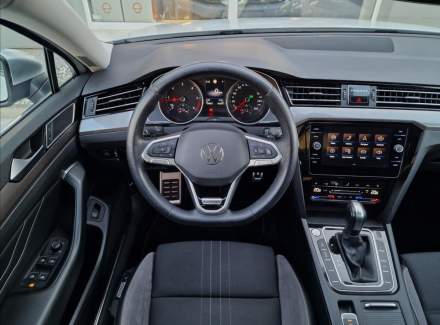 Volkswagen - Passat
