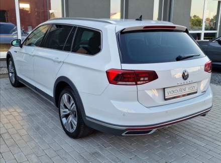 Volkswagen - Passat