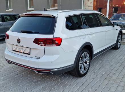 Volkswagen - Passat