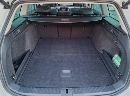 Volkswagen - Passat
