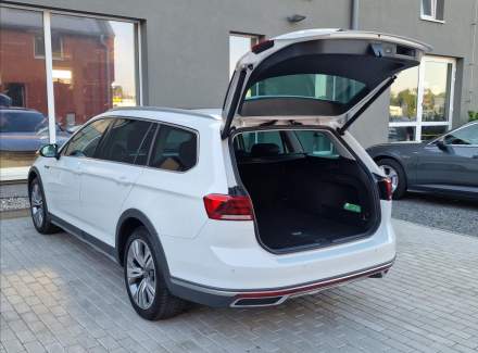 Volkswagen - Passat