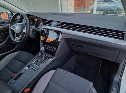Volkswagen - Passat