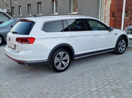 Volkswagen - Passat