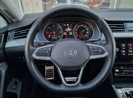 Volkswagen - Passat