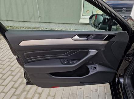 Volkswagen - Passat