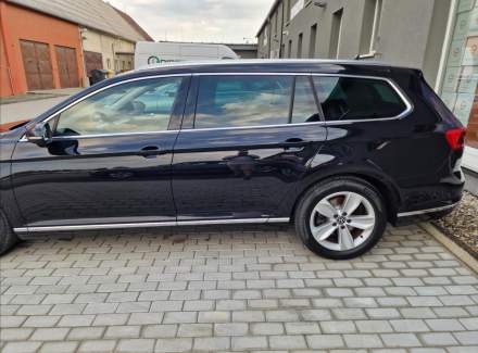Volkswagen - Passat