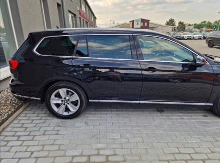 Volkswagen - Passat
