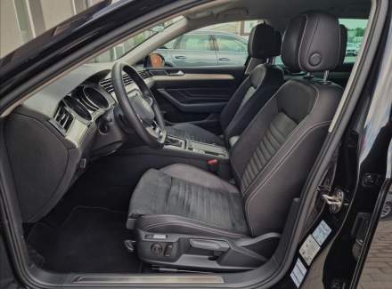 Volkswagen - Passat