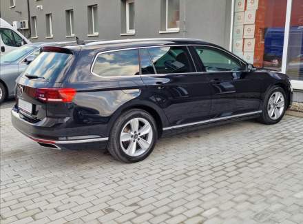 Volkswagen - Passat
