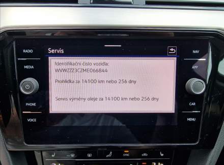 Volkswagen - Passat