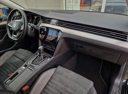 Volkswagen - Passat