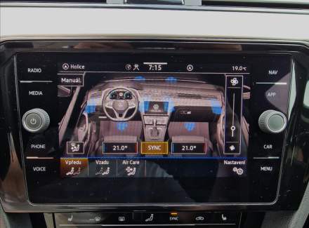 Volkswagen - Passat