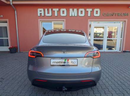 Tesla - Model Y