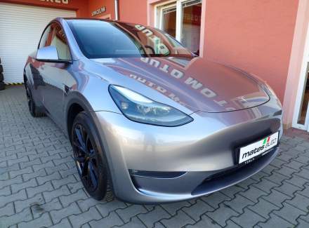 Tesla - Model Y