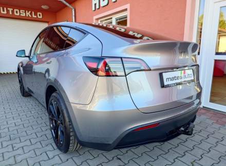 Tesla - Model Y