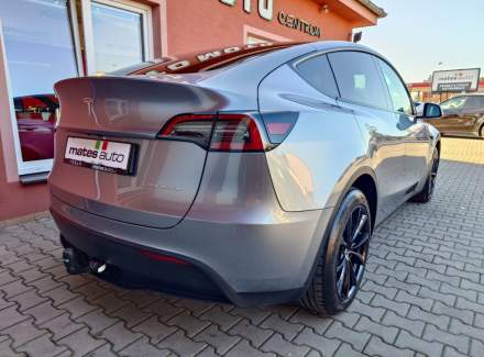 Tesla - Model Y