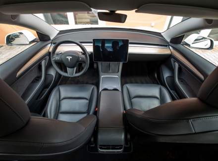 Tesla - Model 3