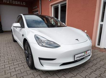 Tesla - Model 3