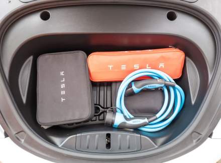Tesla - Model 3