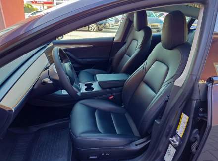 Tesla - Model 3