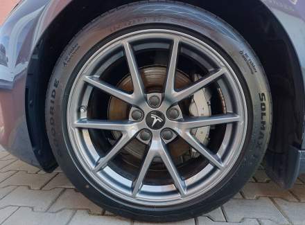 Tesla - Model 3