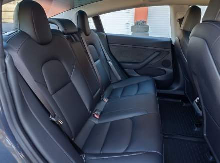 Tesla - Model 3