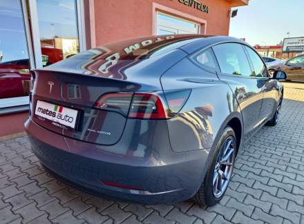 Tesla - Model 3