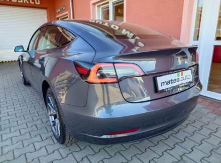 Tesla - Model 3