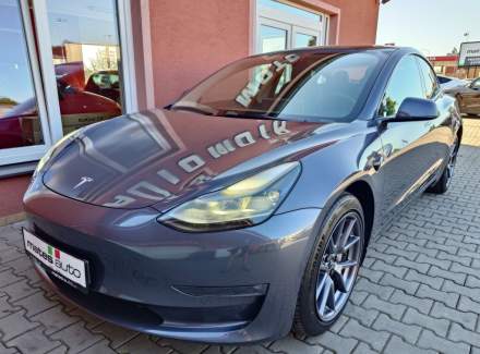 Tesla - Model 3