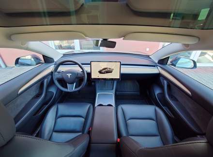 Tesla - Model 3