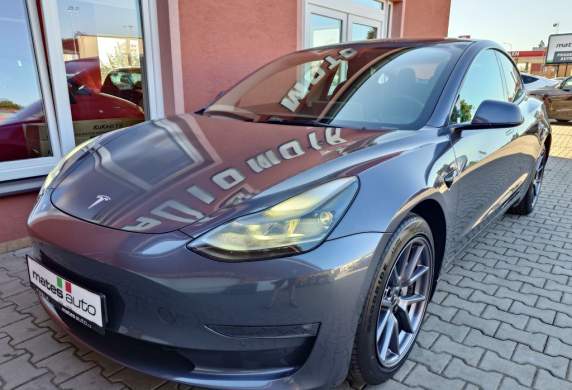 Tesla - Model 3