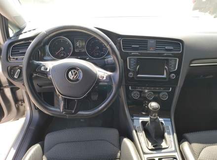 Volkswagen - Golf