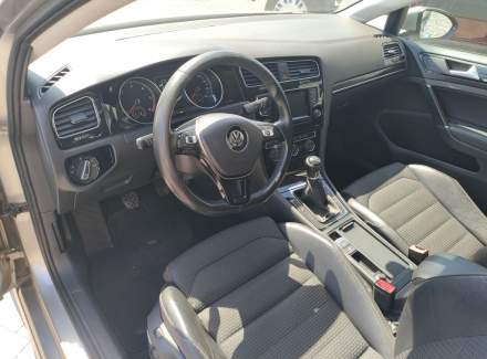 Volkswagen - Golf