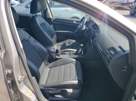 Volkswagen - Golf