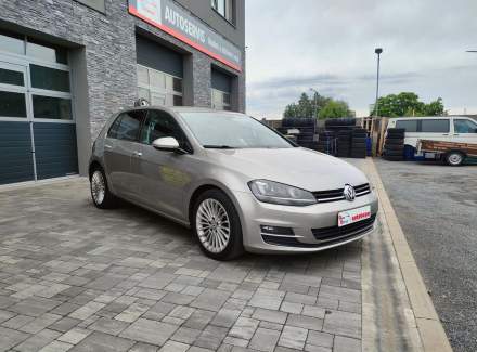 Volkswagen - Golf