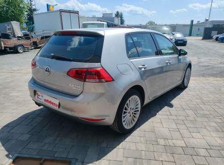 Volkswagen - Golf