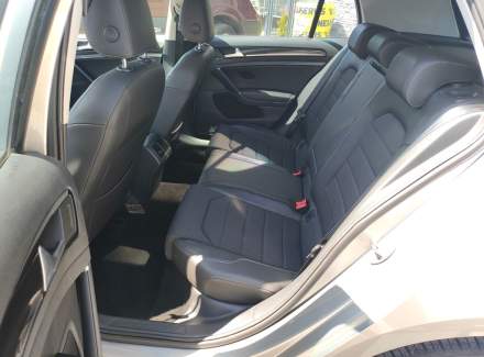 Volkswagen - Golf