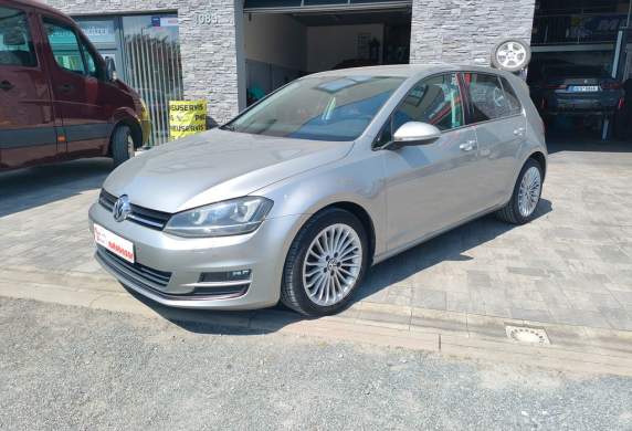 Volkswagen - Golf