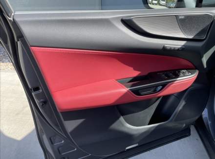 Lexus - NX