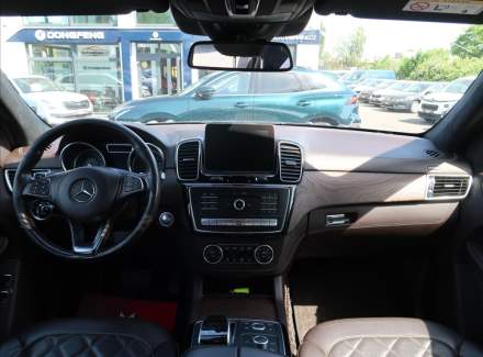 Mercedes-Benz - GLS