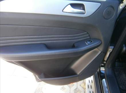 Mercedes-Benz - M-class