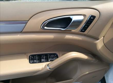 Porsche - Cayenne