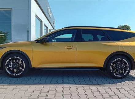 Kia - K4