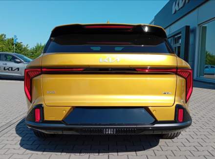 Kia - K4