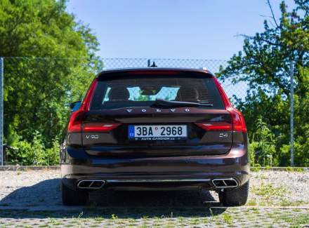 Volvo - V90