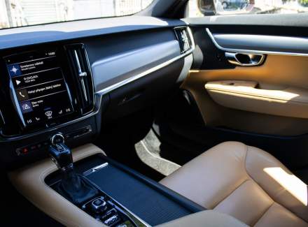 Volvo - V90