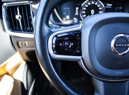 Volvo - V90