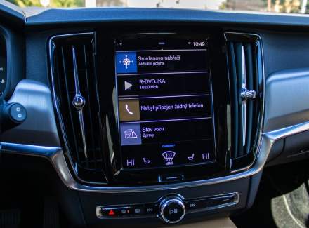 Volvo - V90